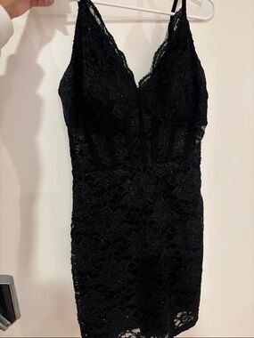 Black Lace Bodycon Dress - Elegant Sleeveless Evening Dress